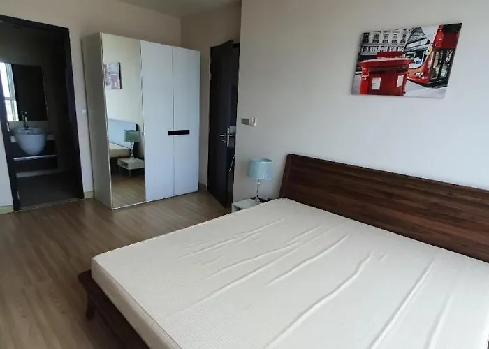 Sky Walk Spacious 2br Near Bts Phra Khanong Appartamento *