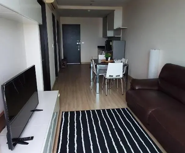 Sky Walk Spacious 2br Near Bts Phra Khanong Appartamento Bangkok