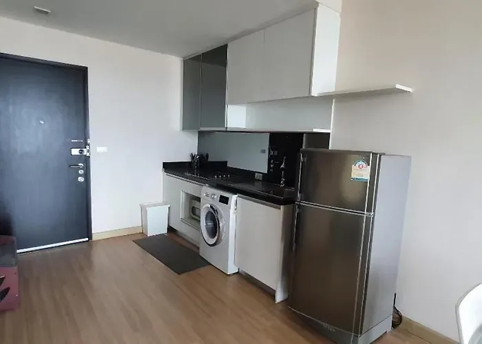 Sky Walk Spacious 2br Near Bts Phra Khanong Appartamento *