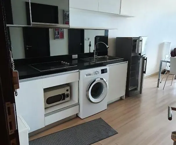 Sky Walk Spacious 2br Near Bts Phra Khanong Appartamento Bangkok